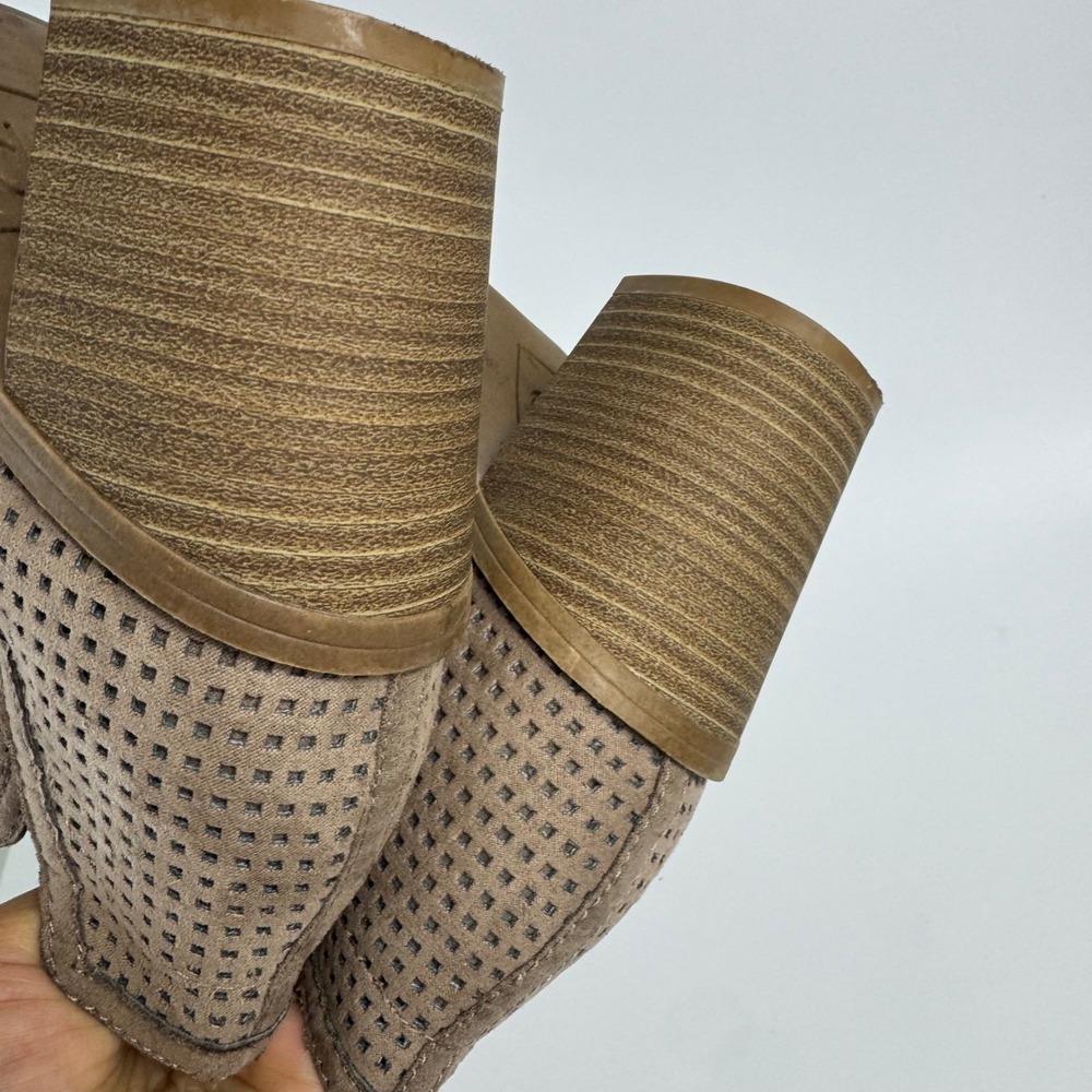 DV Dolce Vita Women's Perforated Taupe Ankle Booties Block Heel Size 6 - Picture 12 of 13